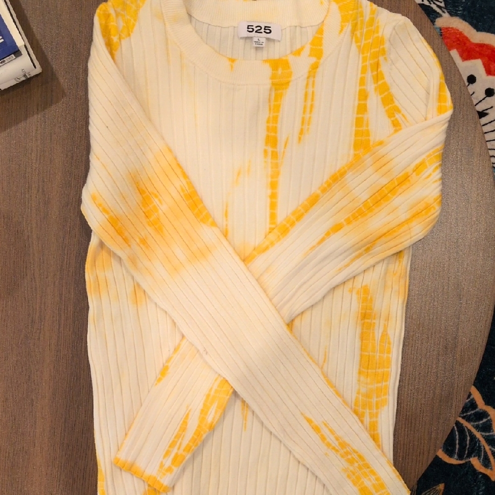 525 America White and Yellow Sweater